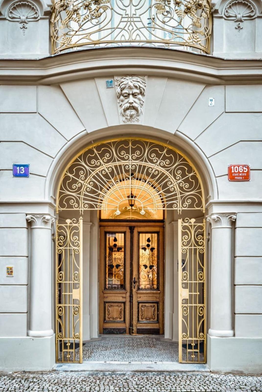 Roy 2 Bdr With Castle View, Parking & Ac Apartamento Praga