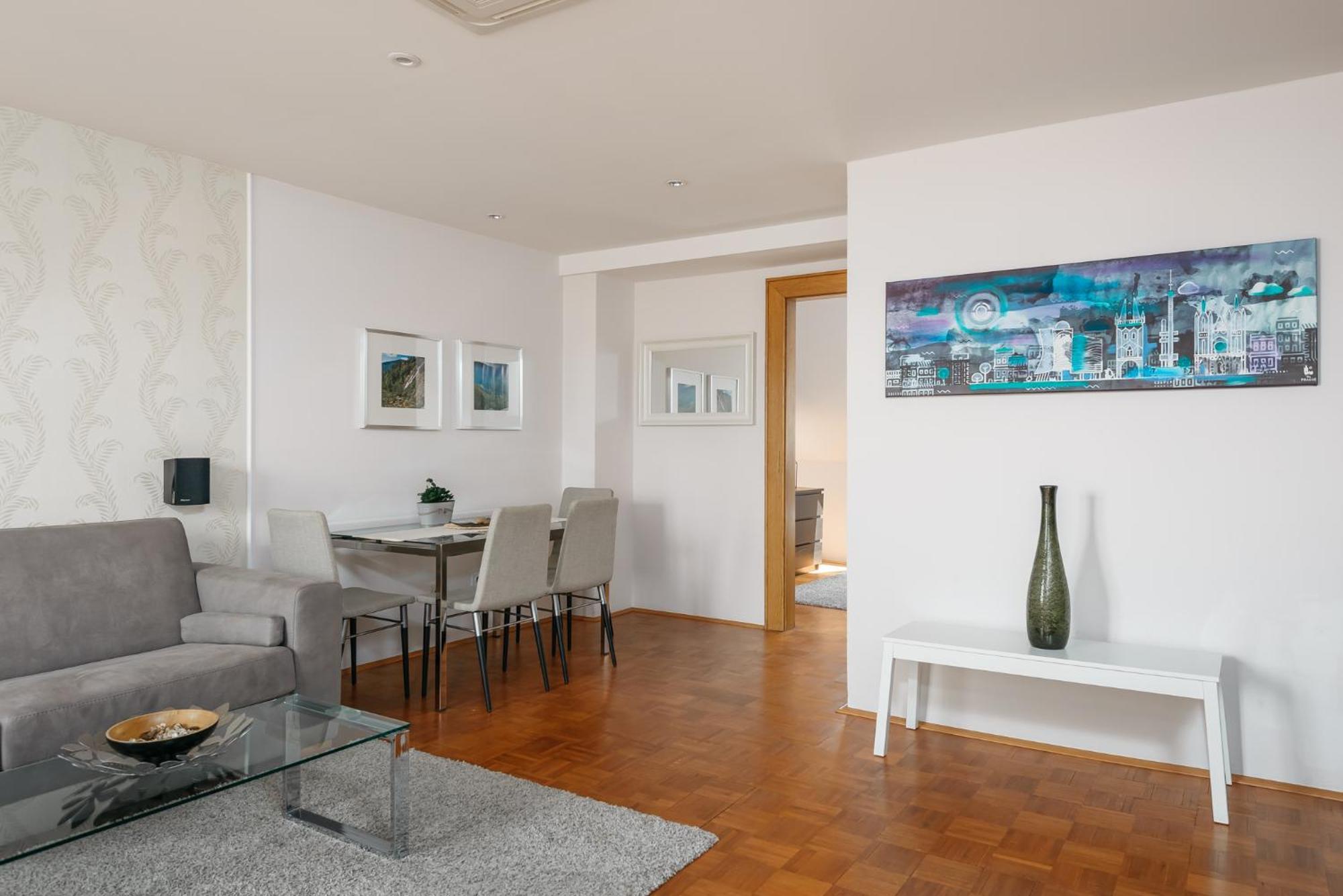 Roy 2 Bdr With Castle View, Parking & Ac Apartamento *