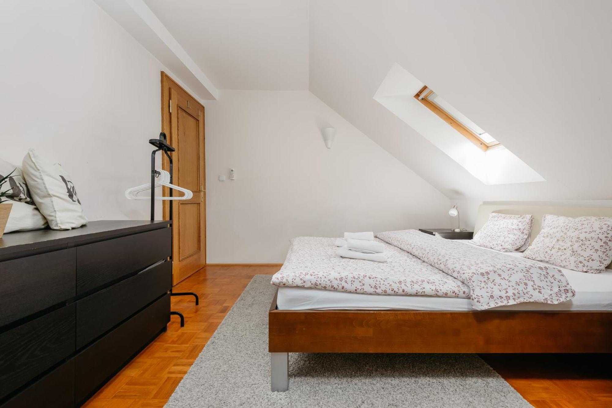 Appartamento Roy 2 Bdr With Castle View, Parking & Ac *